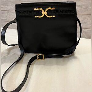 Vintage Salvatore Ferragamo Gancini Bag AQ213566  8”x9”x3”